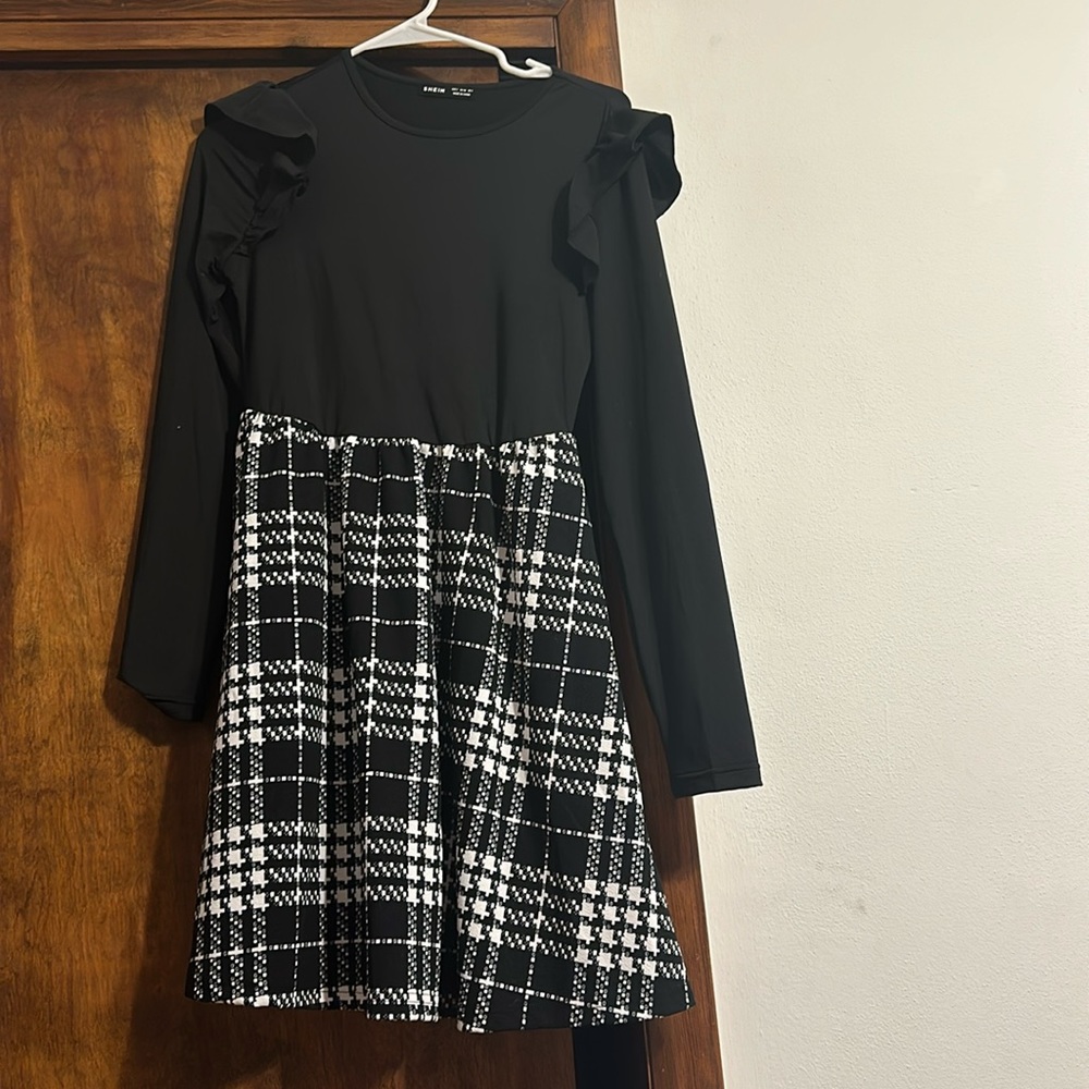 SHEIN black and white long sleeve dress